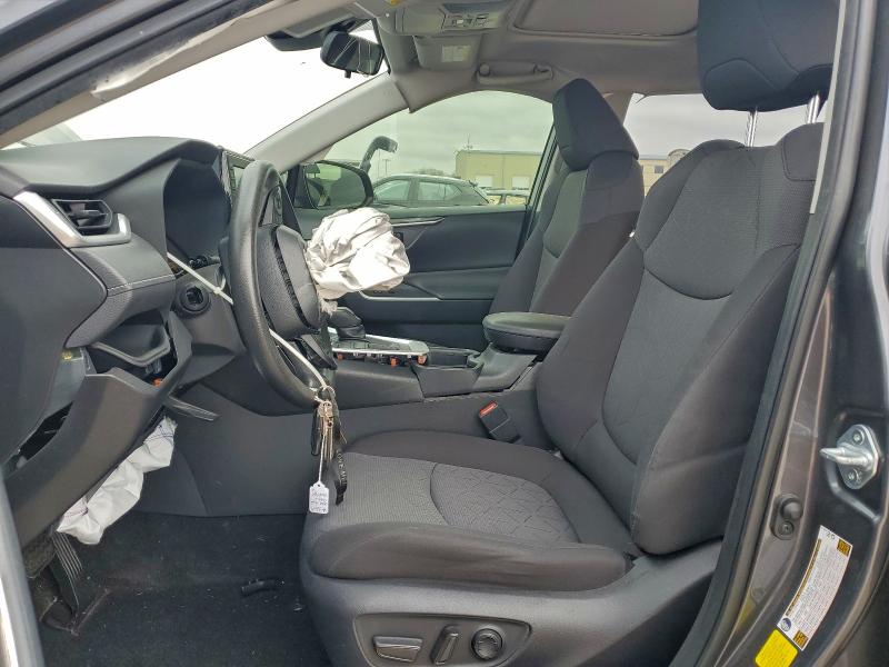Photo 7 from auction – 2019 TOYOTA RAV4 XLE with VIN JTMW1RFV2KD035276