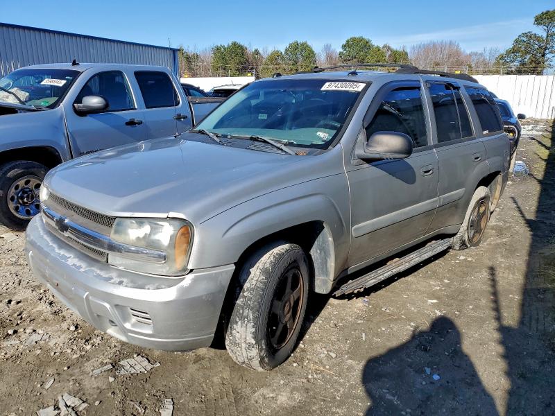 CHEVROLET TRAILBLAZE 2005 with VIN 1GNDT13S852329107 - Photo from auction