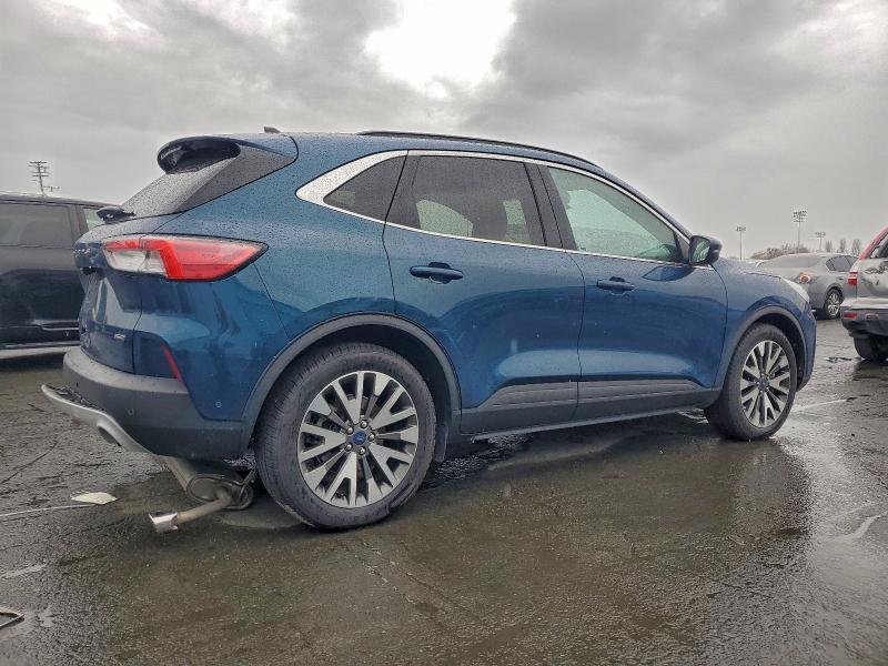 Photo 3 from auction – 2020 FORD ESCAPE TIT with VIN 1FMCU0DZ3LUB06381