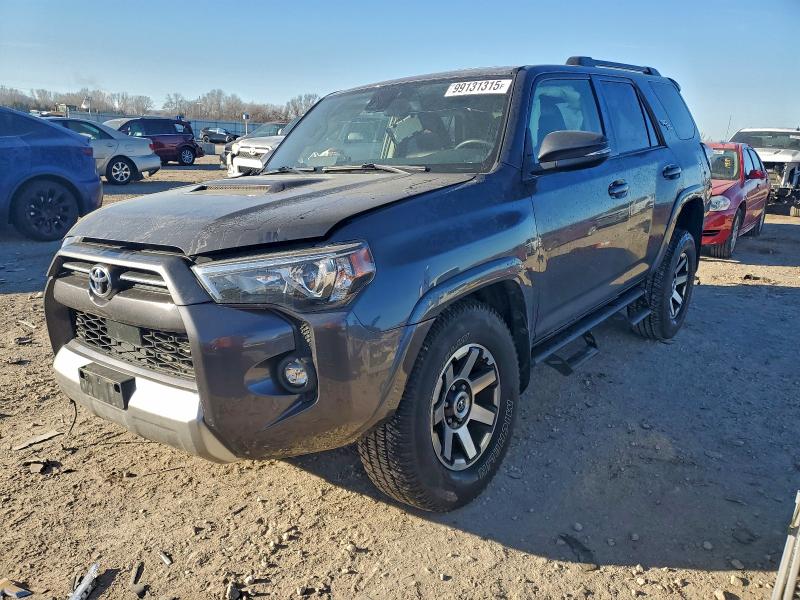 TOYOTA 4RUNNER SR 2021 with VIN JTERU5JR4M5837957 - Photo from auction