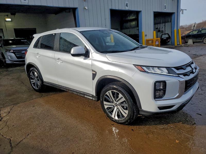 Photo 4 from auction – 2023 MITSUBISHI OUTLANDER with VIN JA4ARUAU5PU013651