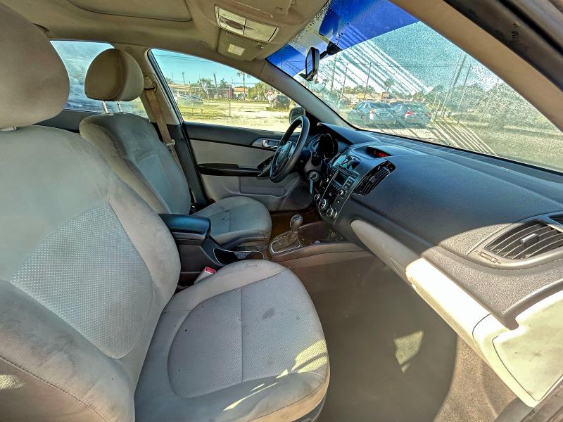 Photo 5 from auction – 2013 KIA FORTE EX with VIN KNAFU4A22D5655692