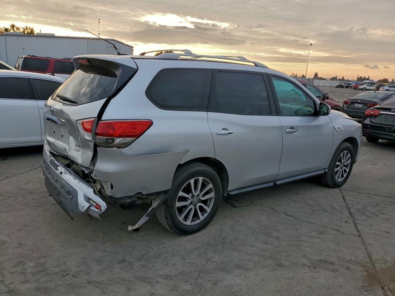 Photo 3 from auction – 2013 NISSAN PATHFINDER with VIN 5N1AR2MM0DC636324