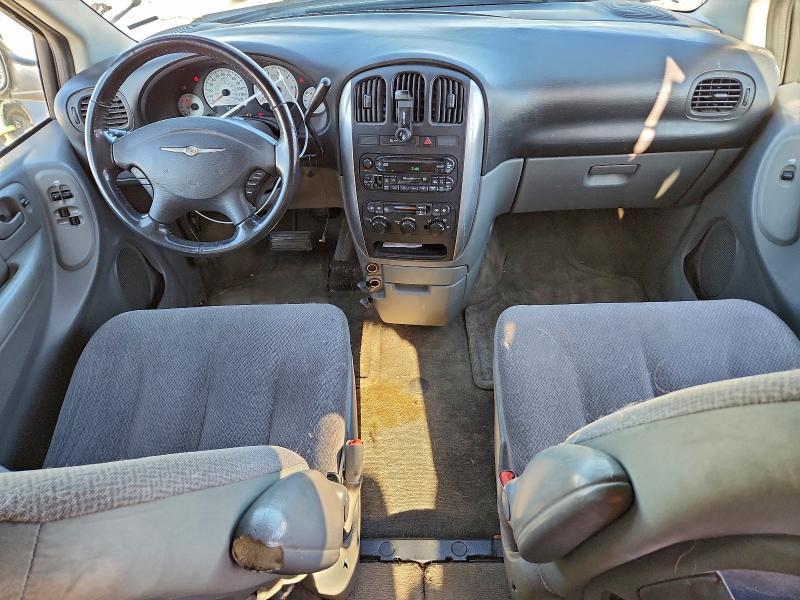 Photo 8 from auction – 2007 CHRYSLER TOWN & COU with VIN 2A4GP54L97R187678