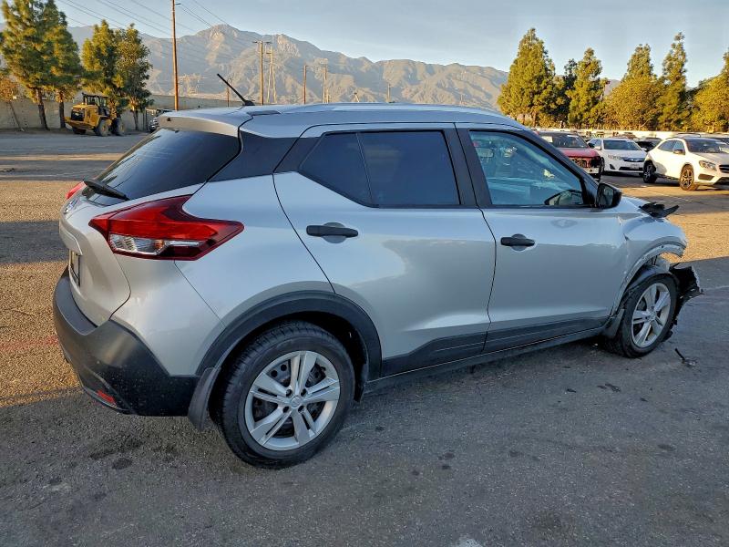 Photo 3 from auction – 2019 NISSAN KICKS S with VIN 3N1CP5CU3KL481343