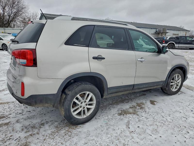 Photo 3 from auction – 2015 KIA SORENTO LX with VIN 5XYKTCA60FG656626