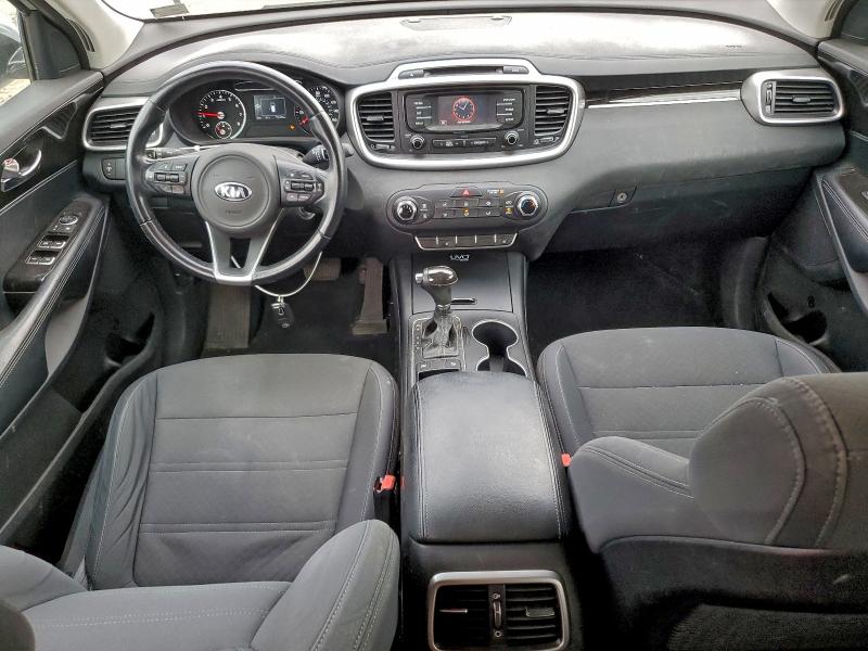 Photo 8 from auction – 2016 KIA SORENTO LX with VIN 5XYPG4A35GG123971