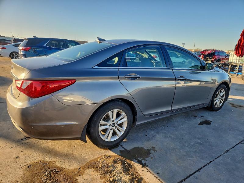 Photo 3 from auction – 2013 HYUNDAI SONATA GLS with VIN 5NPEB4AC6DH791739