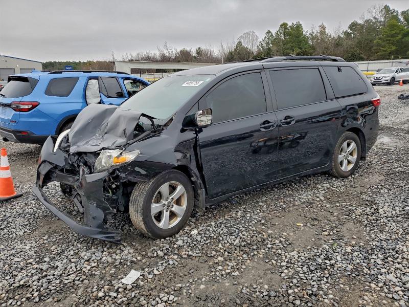 TOYOTA SIENNA 2018 with VIN 5TDKZ3DC0JS947994 - Photo from auction