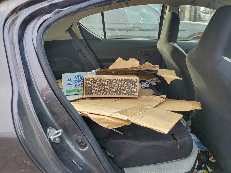 Photo 10 from auction – 2015 TOYOTA PRIUS C with VIN JTDKDTB34F1106556