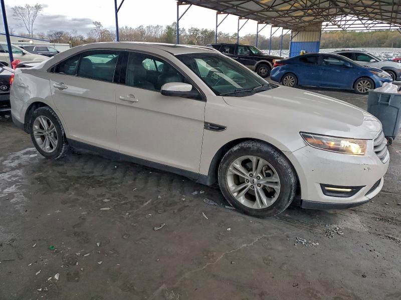 Photo 4 from auction – 2015 FORD TAURUS SEL with VIN 1FAHP2H85FG179677
