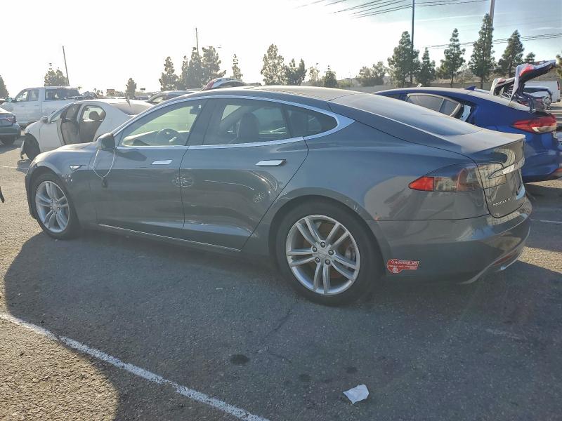Photo 2 from auction – 2014 TESLA MODEL S with VIN 5YJSA1H12EFP44085