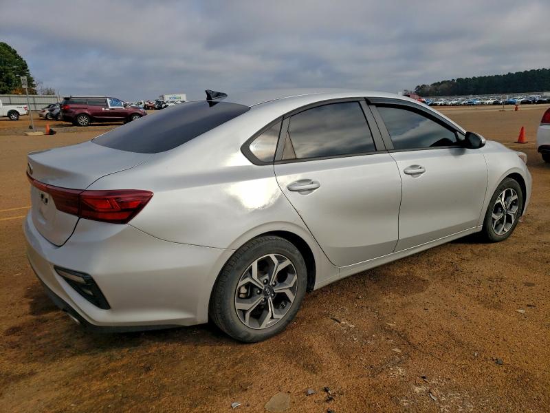Photo 3 from auction – 2021 KIA FORTE FE with VIN 3KPF24AD7ME378147
