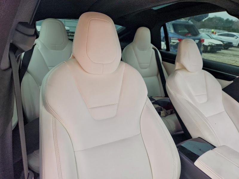 Photo 10 from auction – 2017 TESLA MODEL X with VIN 5YJXCBE28HF049357