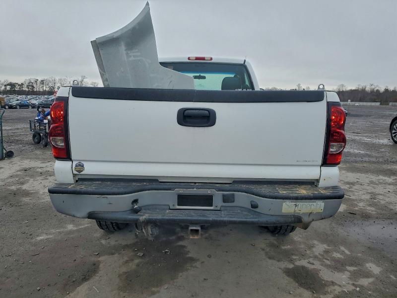 Photo 6 from auction – 2004 CHEVROLET SILVERADO with VIN 1GCHC24U84E291598