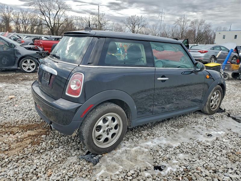 Photo 3 from auction – 2013 MINI COOPER with VIN WMWSU3C50DT371103