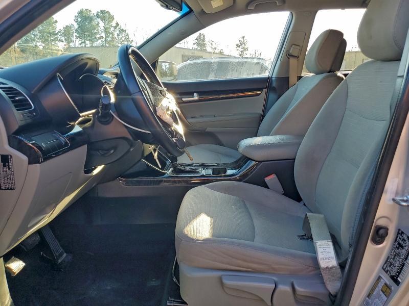 Photo 7 from auction – 2014 KIA SORENTO LX with VIN 5XYKT3A61EG506474