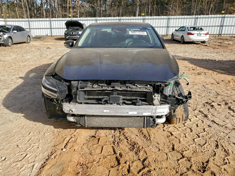 Photo 5 from auction – 2022 GENESIS G70 BASE with VIN KMTG34TA4NU089252