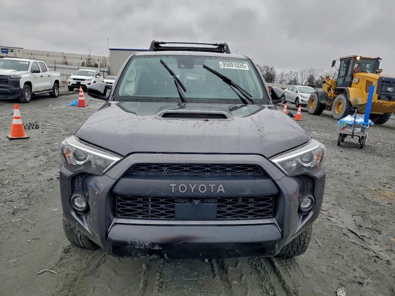 Photo 5 from auction – 2022 TOYOTA 4RUNNER SR with VIN JTELU5JR2N6080350