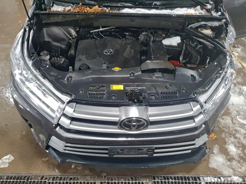Photo 12 from auction – 2017 TOYOTA HIGHLANDER with VIN 5TDBZRFH1HS384363
