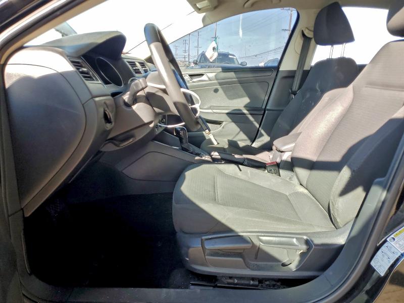 Photo 7 from auction – 2016 VOLKSWAGEN JETTA with VIN 3VW267AJ3GM209860