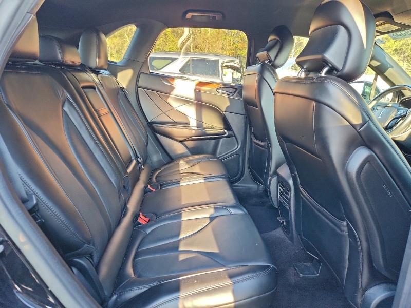 Photo 11 from auction – 2017 LINCOLN MKC SELECT with VIN 5LMCJ2C90HUL28211