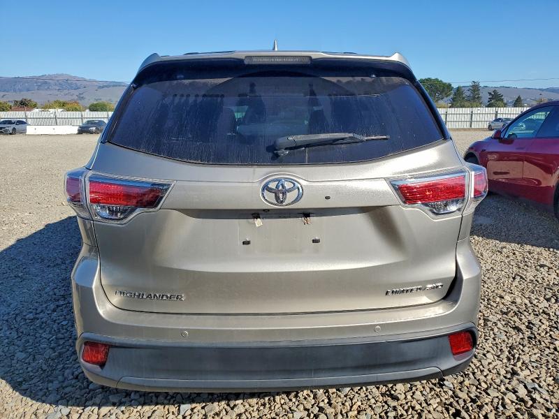 Photo 6 from auction – 2016 TOYOTA HIGHLANDER with VIN 5TDDKRFH6GS342394