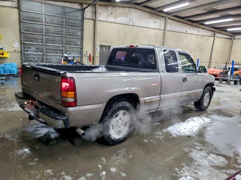 Photo 3 from auction – 2001 CHEVROLET SILVERADO with VIN 2GCEC19V411218935