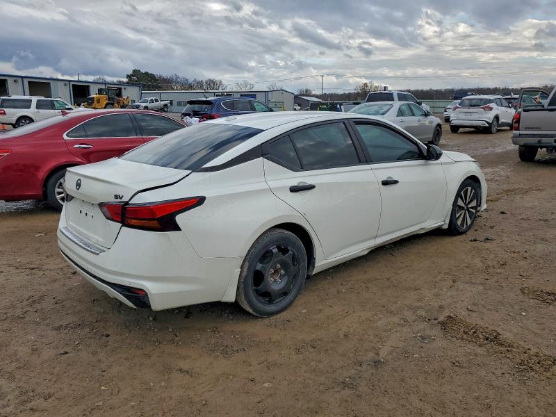 Photo 3 from auction – 2021 NISSAN ALTIMA SV with VIN 1N4BL4DV8MN317195