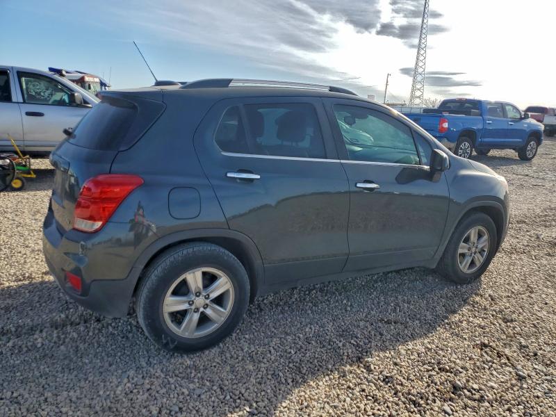 Photo 3 from auction – 2017 CHEVROLET TRAX 1LT with VIN 3GNCJLSB1HL148903