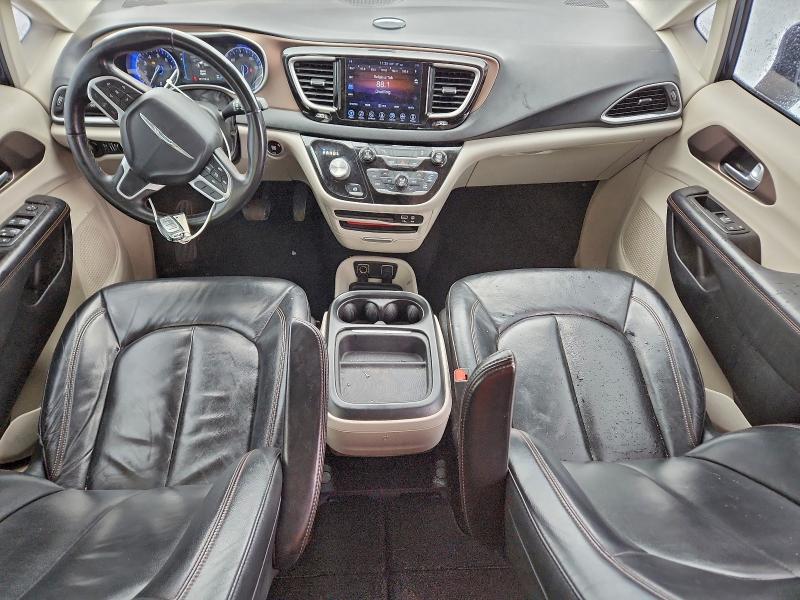 Photo 8 from auction – 2017 CHRYSLER PACIFICA T with VIN 2C4RC1BG0HR526368