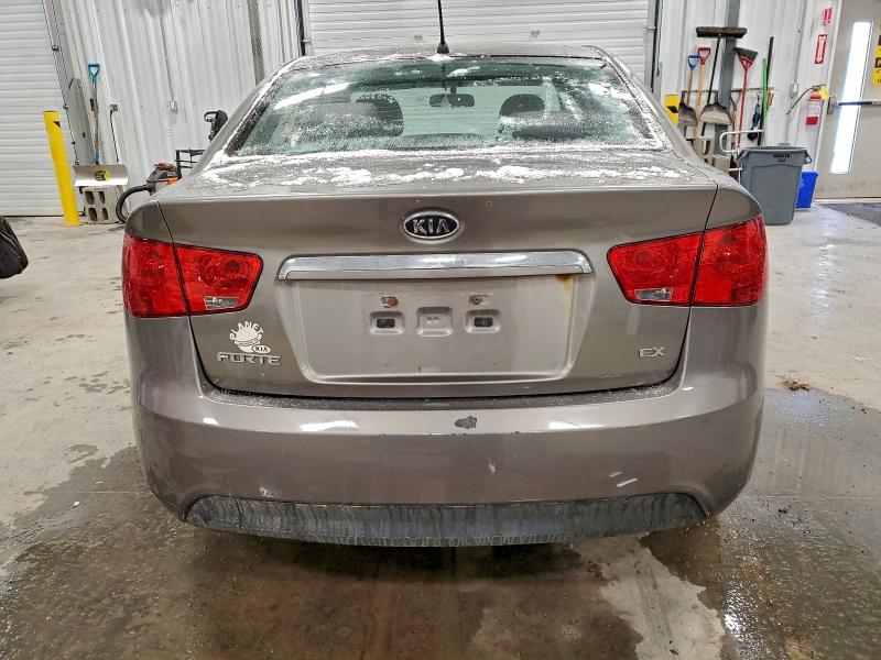 Zdjęcie 6 z aukcji – 2013 KIA FORTE EX z VIN KNAFU4A29D5651140