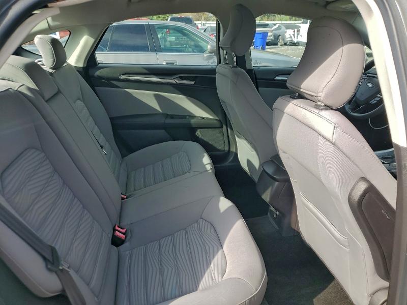 Photo 10 from auction – 2016 FORD FUSION S with VIN 3FA6P0G79GR234680