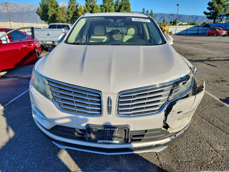Photo 5 from auction – 2016 LINCOLN MKC SELECT with VIN 5LMCJ2C9XGUJ12025