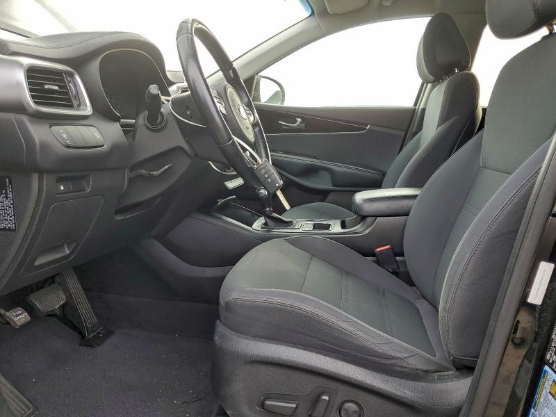 Photo 7 from auction – 2016 KIA SORENTO LX with VIN 5XYPG4A37GG062946