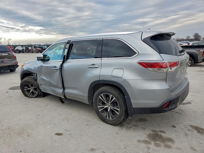 Photo 2 from auction – 2016 TOYOTA HIGHLANDER with VIN 5TDJKRFH6GS231041