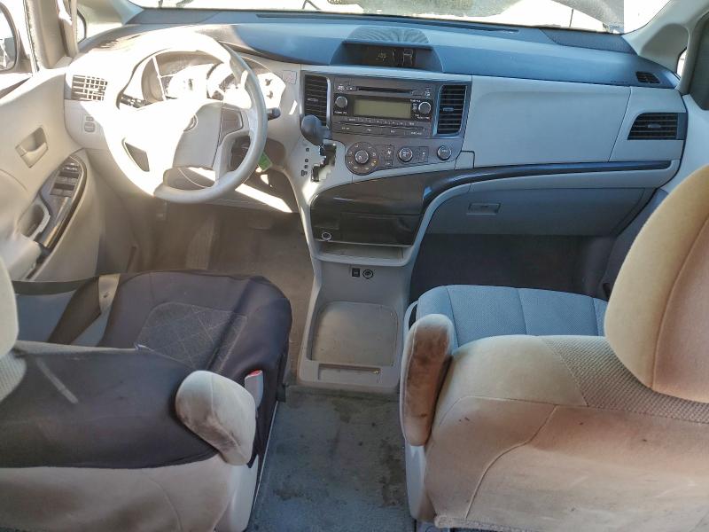 Photo 8 from auction – 2011 TOYOTA SIENNA with VIN 5TDZK3DC4BS032022