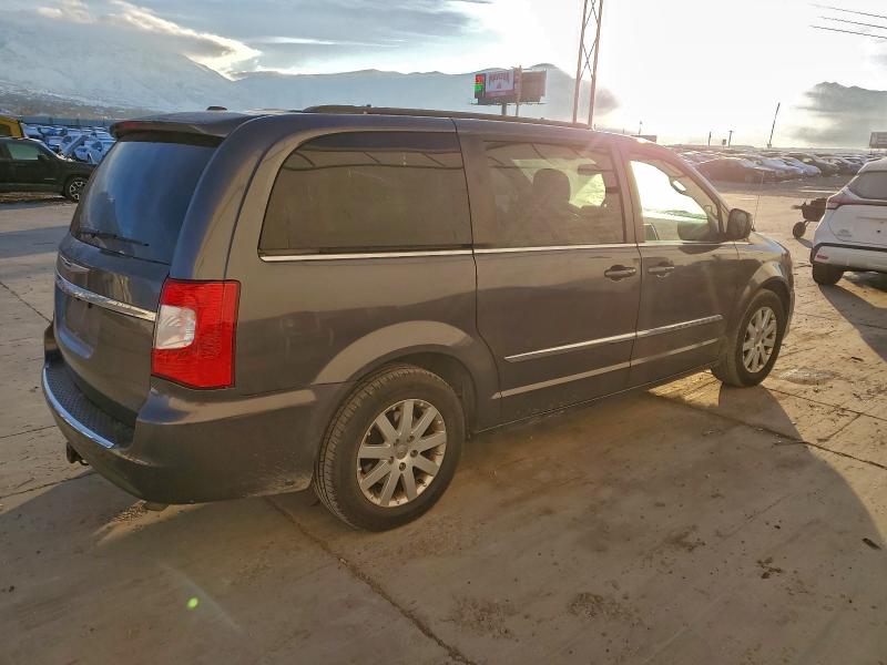 Photo 3 from auction – 2016 CHRYSLER TOWN & COU with VIN 2C4RC1BG8GR301825
