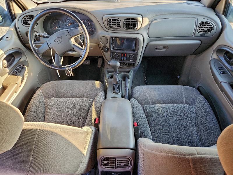 Photo 8 from auction – 2002 CHEVROLET TRAILBLAZE with VIN 1GNDS13S322452716