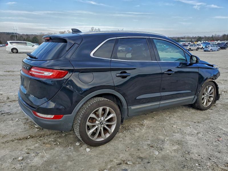 Photo 3 from auction – 2017 LINCOLN MKC SELECT with VIN 5LMCJ2C93HUL23567