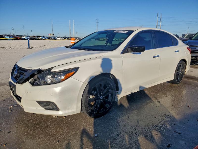 NISS ALTIMA 2018 with VIN 1N4AL3AP9JC243756 - Photo from auction