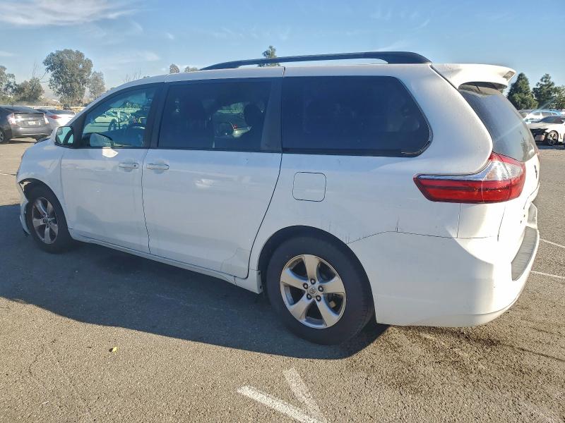 Photo 2 from auction – 2017 TOYOTA SIENNA LE with VIN 5TDKZ3DC0HS812783