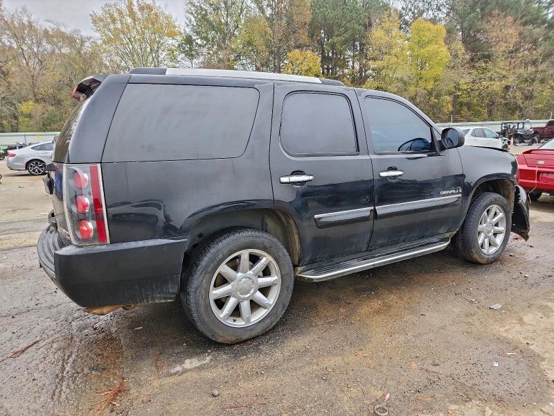 Photo 3 from auction – 2007 GMC YUKON DENA with VIN 1GKFK63857J147822