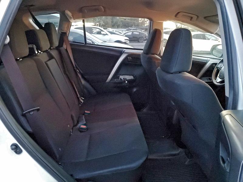 Photo 11 from auction – 2017 TOYOTA RAV4 LE with VIN JTMZFREV9HJ718523