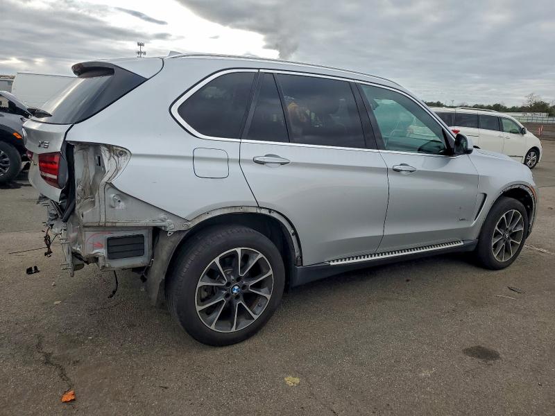 Photo 3 from auction – 2017 BMW X5 XDRIVE3 with VIN 5UXKR0C34H0V83073