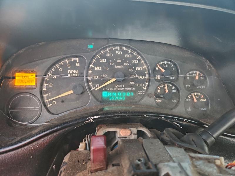 Photo 9 from auction – 2000 CHEVROLET SILVERADO with VIN 1GCEC14V0YZ148679