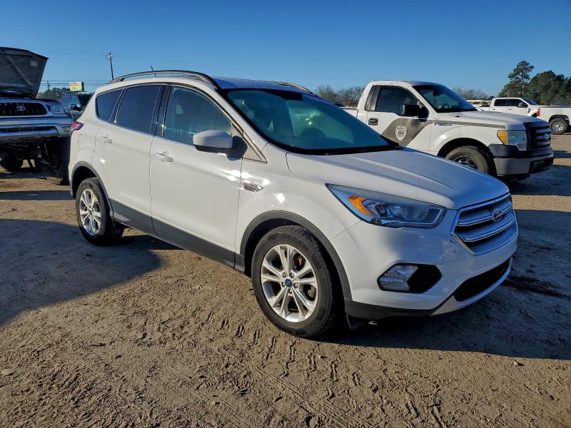 Photo 4 from auction – 2018 FORD ESCAPE with VIN 1FMCU0HD8JUB23818