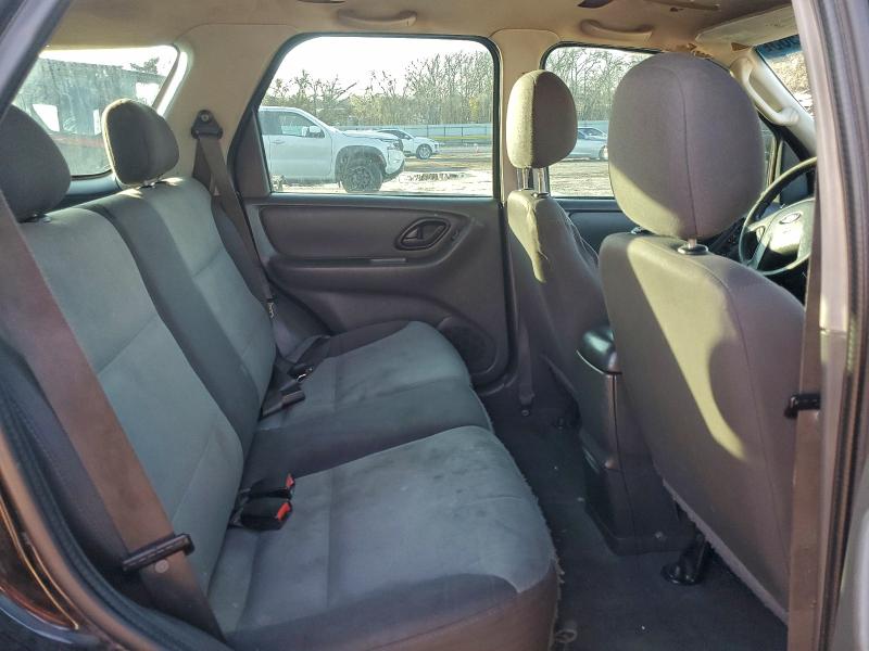 Photo 11 from auction – 2003 FORD ESCAPE XLS with VIN 1FMYU021X3KE05297