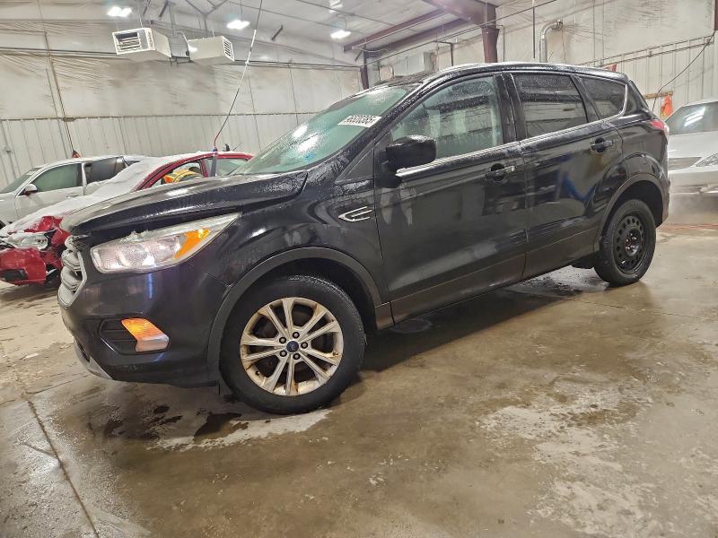 FORD ESCAPE 2017 مع رقم تعريف المركبة 1FMCU0GD9HUB14749 - صورة من المزاد