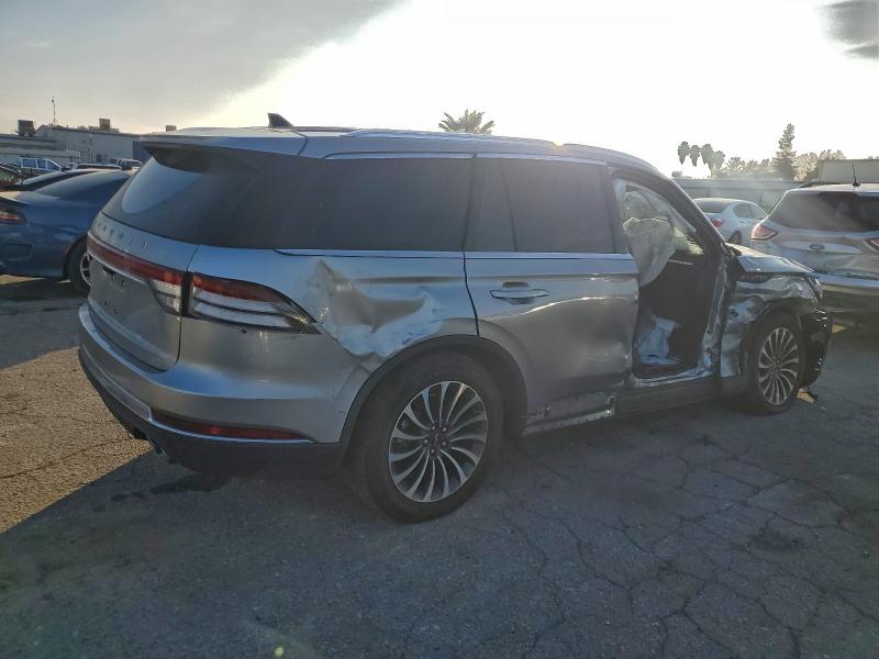Photo 3 from auction – 2023 LINCOLN AVIATOR with VIN 5LM5J7WC7PGL32671
